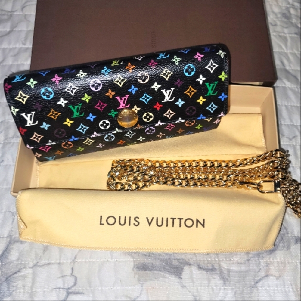 Louis Vuitton Monogram Zippy Wallet - Picture 13 of 16